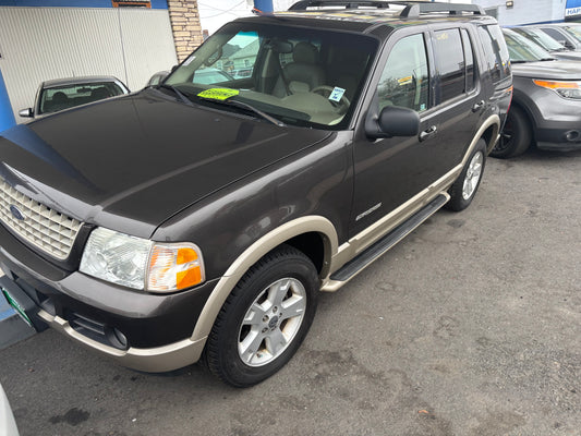 2005 Ford Explorer, Eddie Bauer
